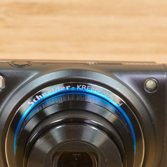 Samsung ST5500 14.2 MP Digital Camera, with 7x Optical Zoom, AMOLED touchscreen - Picture 6 of 9